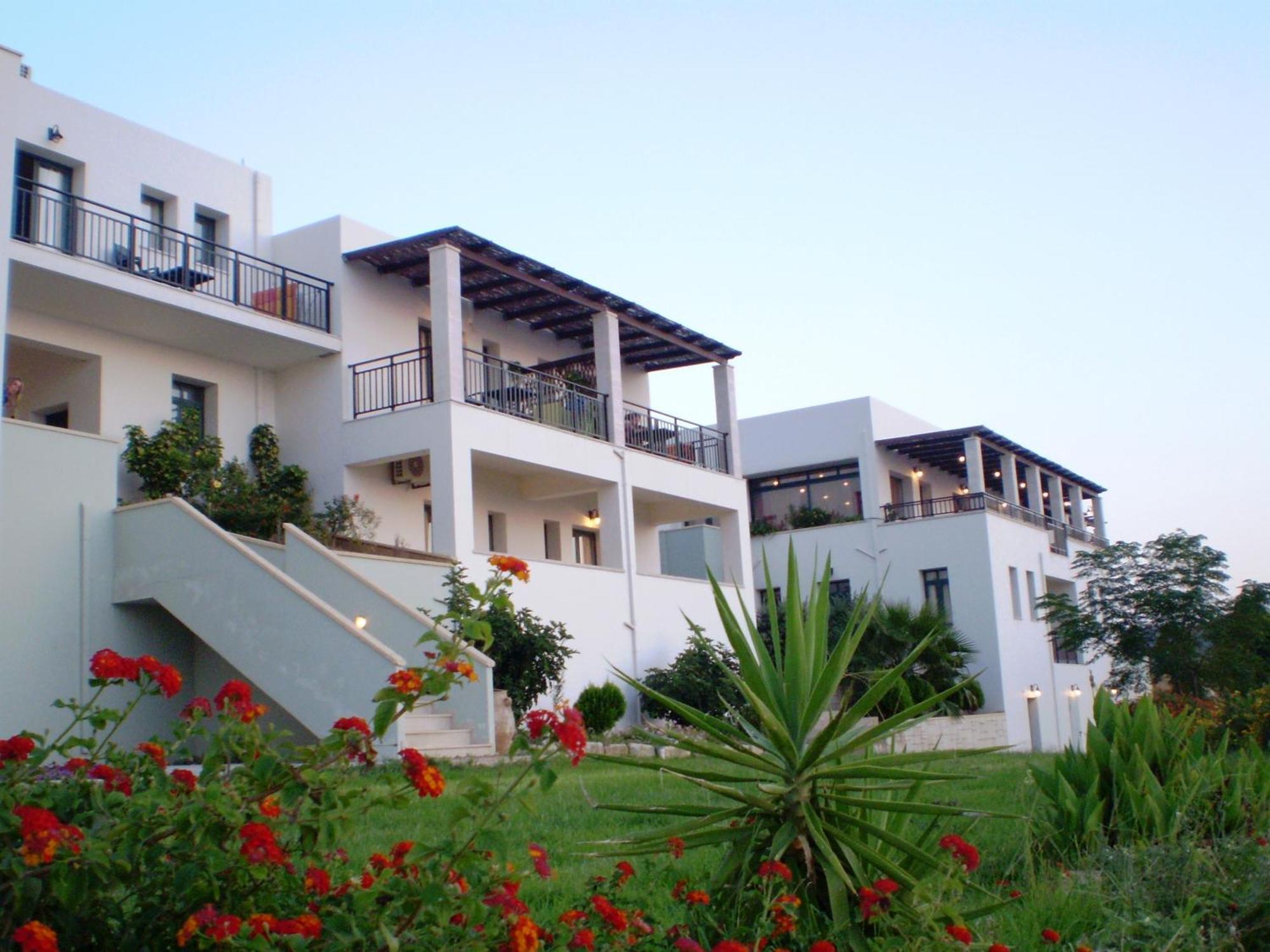 Roubini Apartments Falasarna Exterior photo